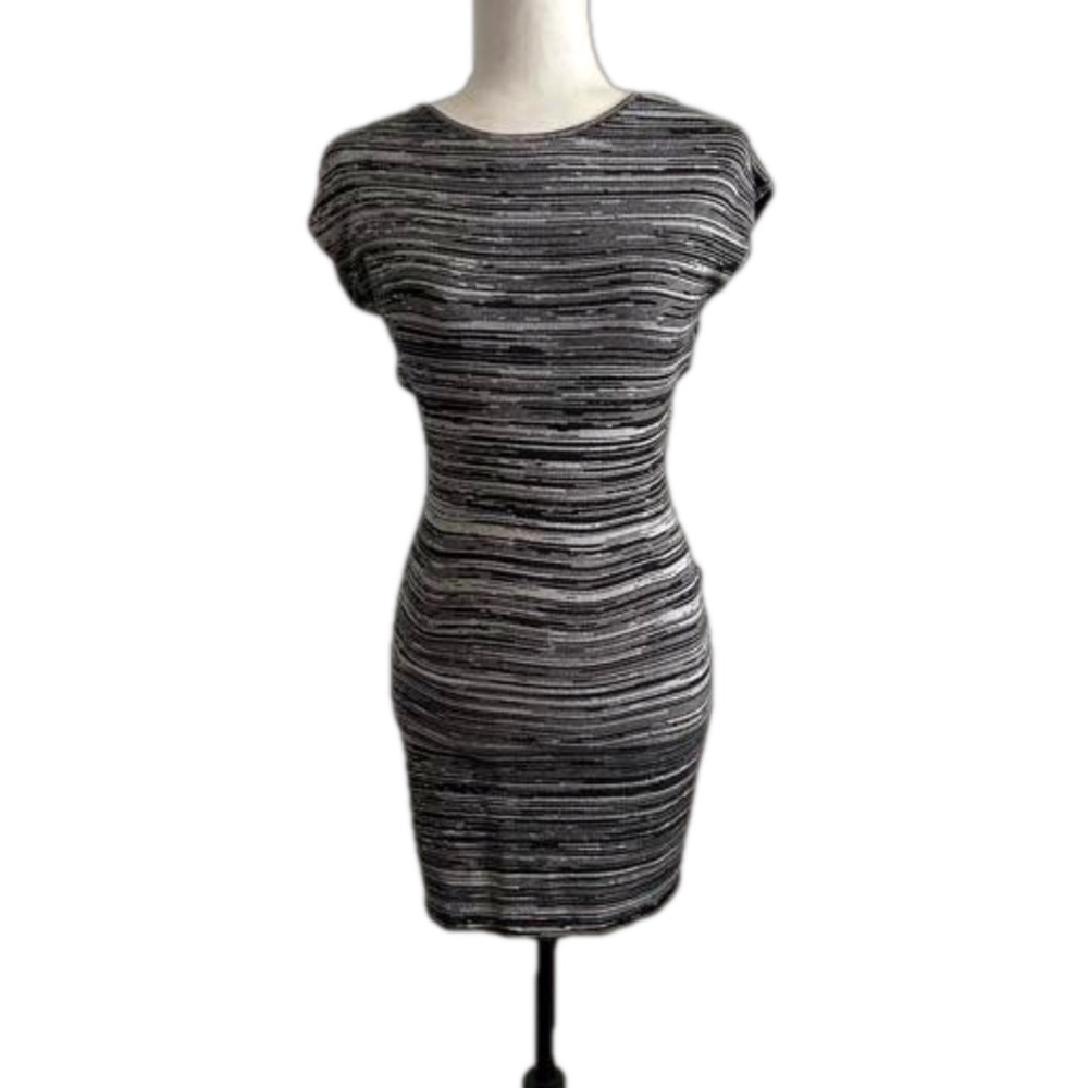 Dynamite Dress Peek A Boo Back Size Medium